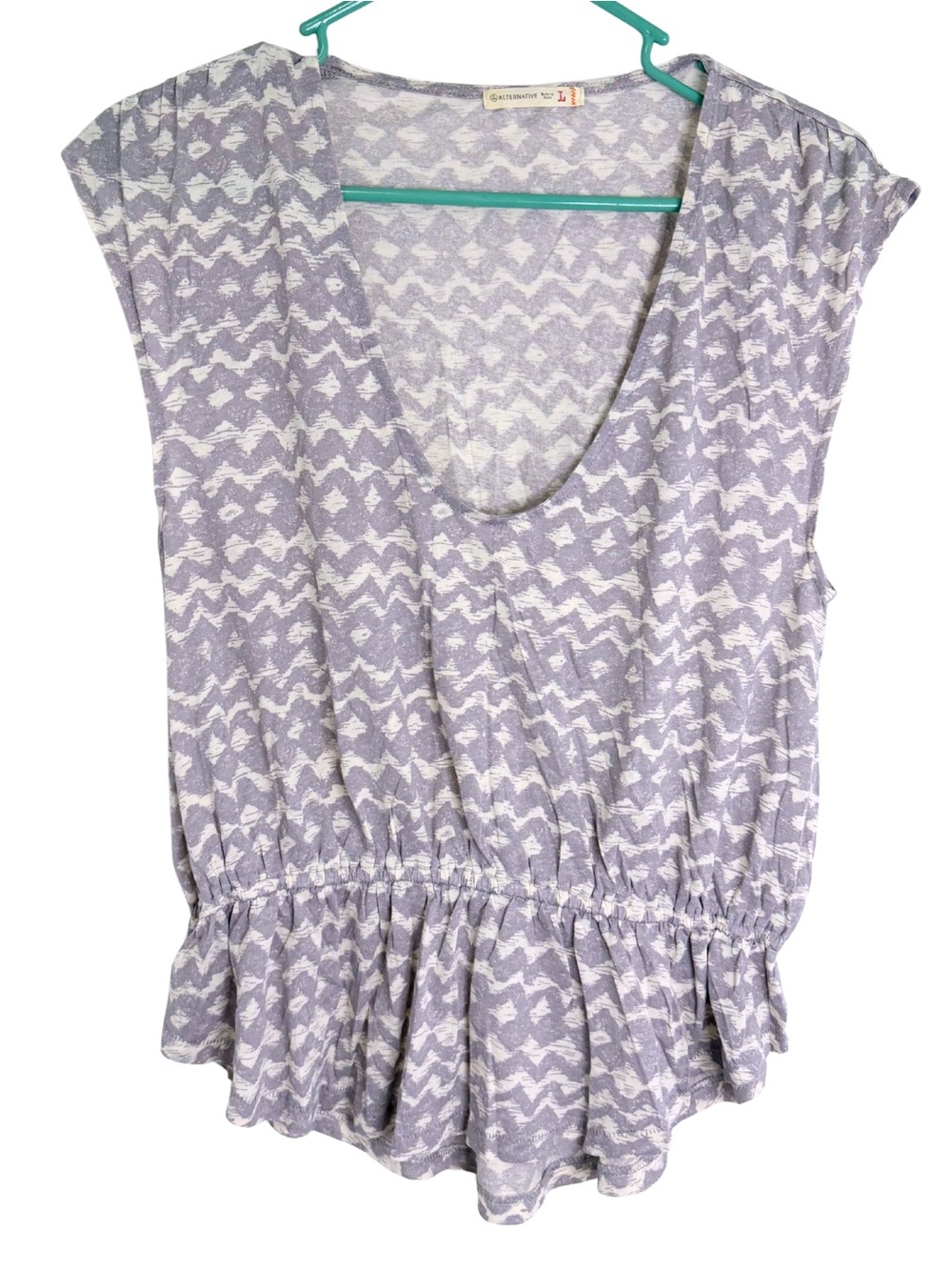 3/$20 Alternative Lavender and Ivory Chevron Peplum Sleeveless Scoop Neck Blouse
